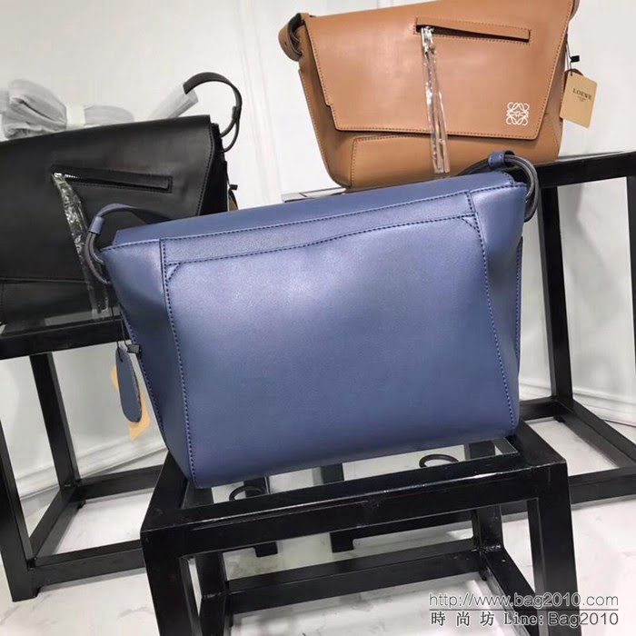 LOEWE羅意威 專櫃同步 Military Messenger 經典百搭信使包 男女同款 0169  jdl1077